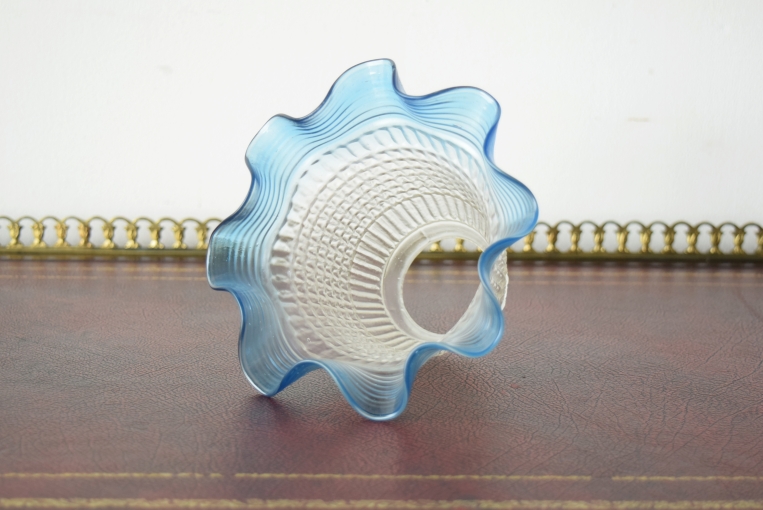 パルテノン アンティーク / 涼やかな青のグラデーションが美しい