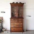 重厚な風格と実用性を兼ね備えたジョージアン様式のラージガラスキャビネット【k41】