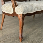 脚に修復歴あり 優雅なデザインのウォールナットソファ【c327】