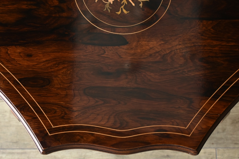 木の宝石と呼ばれるローズウッドで作られたインレイドテーブル【t235】