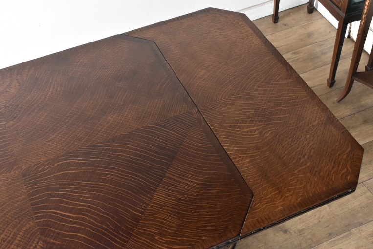 パルテノン アンティーク / 1920年代英国アンティークの風格 重厚な