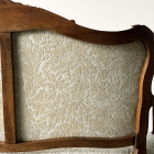 脚に修復歴あり 優雅なデザインのウォールナットソファ【c327】