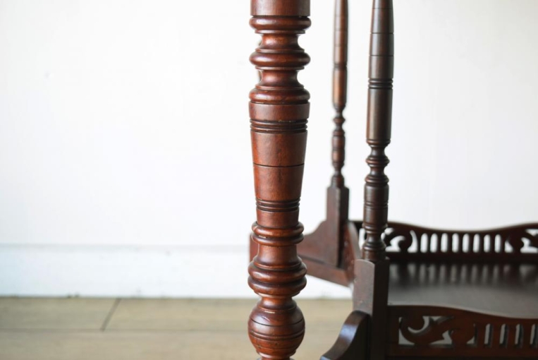 t206　オケージョナルテーブル