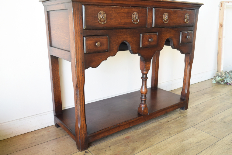 k153　Titchmarsh & Goodwin　カップボード