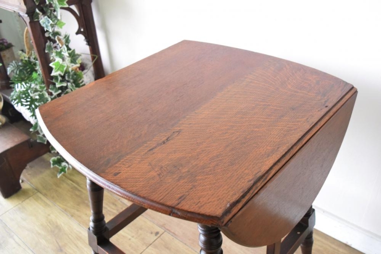 t152　バタフライサイドテーブル　