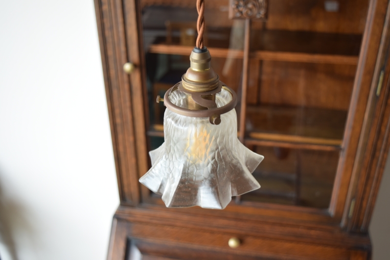 優美なガラスシェードが魅せるペンダントランプ【9574-2】