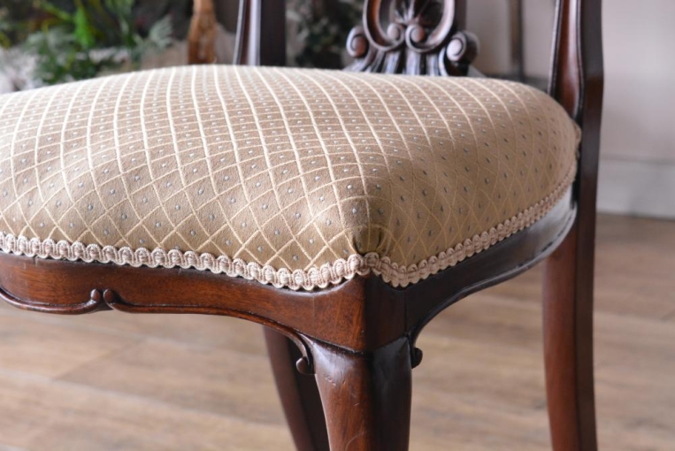 c253-3　クイーンアンチェア