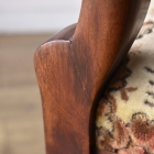 脚の付け根に修復跡がございます