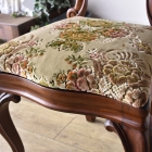 優雅で華やかなデザインが魅力のウォールナットバルーンチェア【c215-6】