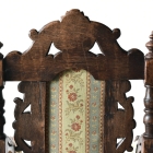 見事な彫刻が美しいキッズアームチェア【c304】