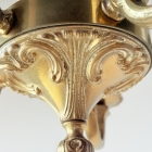 華やかな真鍮装飾の重厚感と白いペイント跡が織りなすクラシック5灯式シャンデリア【sy449】