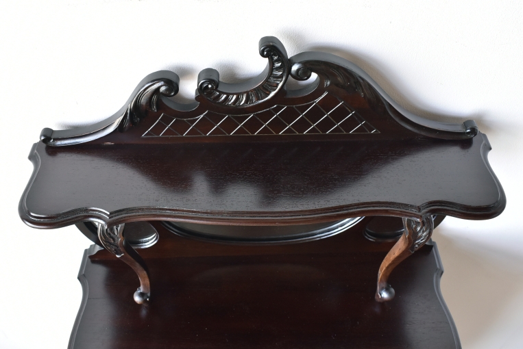 ヴィクトリアンスタイルの華やかなキャビネット【k186】