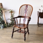 アンティークらしい味わいが魅力のダブルボウバックウィンザーアームチェア【c260-3】