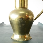 真鍮の輝きと手仕事の温もり、ハンマリング加工のブラスフラワーベース【8532】