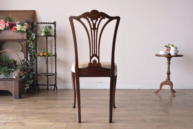 c253-1　クイーンアンチェア