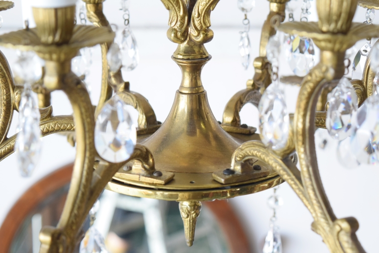 パルテノン アンティーク / 繊細なディテールと堂々たる存在感を