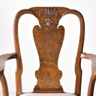 背もたれの装飾