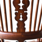 アンティークらしい味わいが魅力のダブルボウバックウィンザーアームチェア【c260-3】