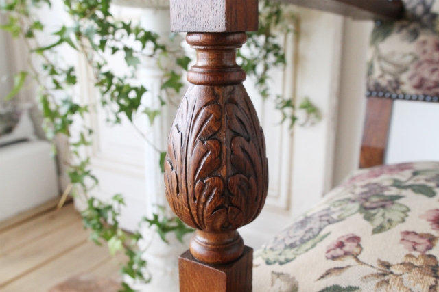 423　アームチェア