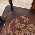 味わい深いスピンドルバックアームチェア【c307】