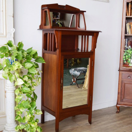 アールデコらしいすっきりしたデザインのマホガニーキャビネット【3065】