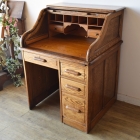 木目が美しいオーク材のスモールロールトップデスク【d83】