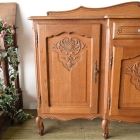 優雅な装飾が映えるフレンチサイドボード【3519】