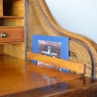 木目が美しいオーク材のスモールロールトップデスク【d83】