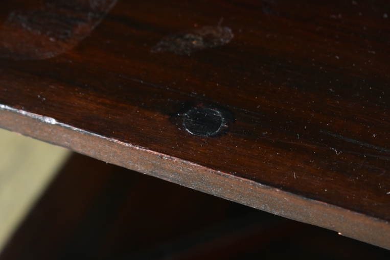 裏側がミラーバック収納になっている珍しいレザートップテーブル【fo237】