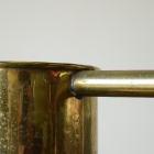 真鍮の輝きと手仕事の温もり、ハンマリング加工のブラスフラワーベース【8532】