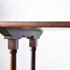 重なりが生む美しさと実用性を備えた佇まいのマホガニーネストテーブル　【t3】