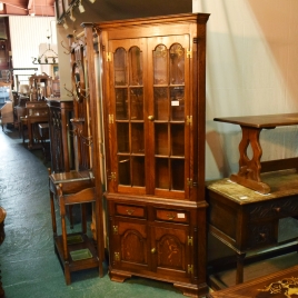 【修復前】コーナーカップボード【k173】