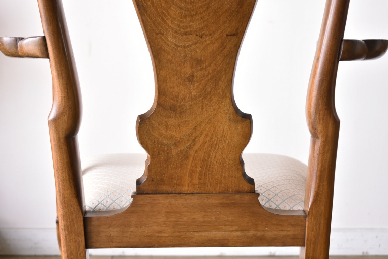 クイーンアンスタイルのアームチェア【c276-1】