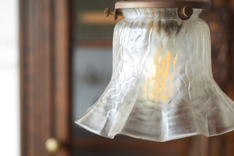 優美なガラスシェードが魅せるペンダントランプ【9574-2】