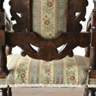 見事な彫刻が美しいキッズアームチェア【c304】