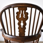 アンティークらしい味わいが魅力のダブルボウバックウィンザーアームチェア【c260-2】