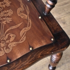 味わい深いスピンドルバックアームチェア【c307】