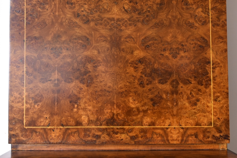 パルテノン アンティーク / ひと際目を引くセクレタリーライティング