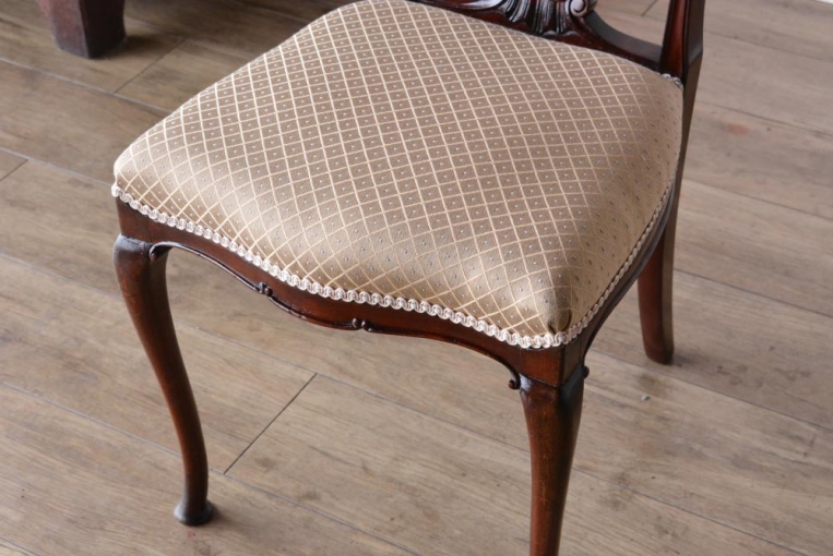 c253-1　クイーンアンチェア