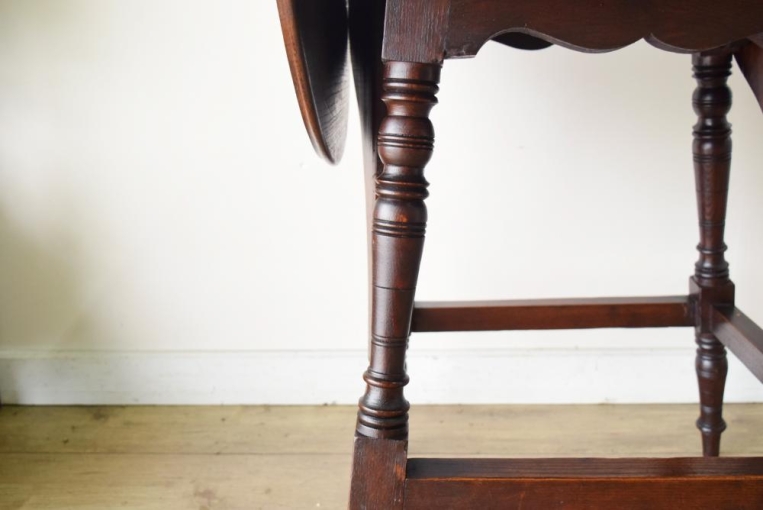 t152　バタフライサイドテーブル　