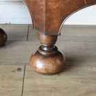 ウォールナットの化粧張りが美しいガラスキャビネット【k147】