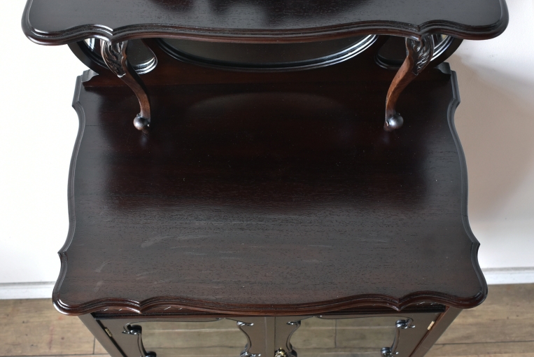 ヴィクトリアンスタイルの華やかなキャビネット【k186】