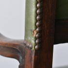 どっしりとしたオーク材が魅力のアームチェア【c14】