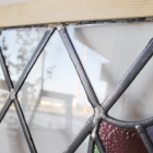 カラフルなガラスが用いられたステンドグラス【7738-D】