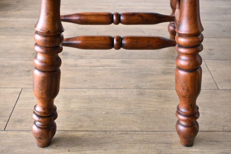 アンティークらしい味わいが魅力のダブルボウバックウィンザーアームチェア【c260-3】