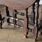 こっくりとした深い色合いが魅力のテーブル【t298】