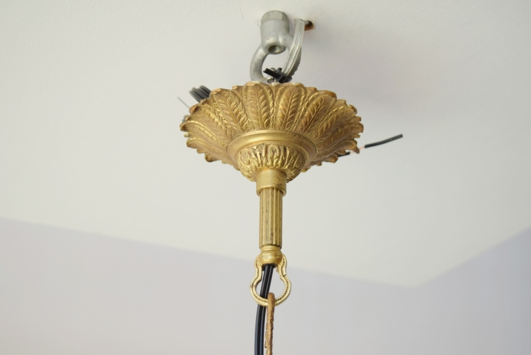 緻密な装飾美が空間を彩る優雅なクラシック6灯式シャンデリア【sy453】