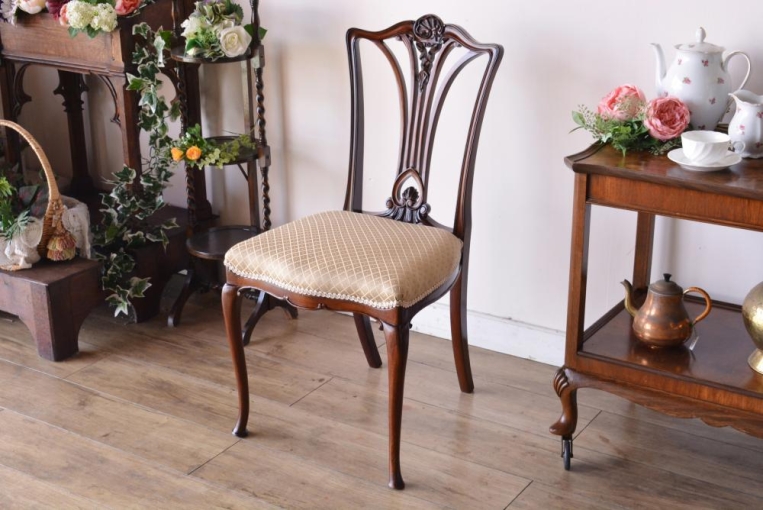 c253-3　クイーンアンチェア