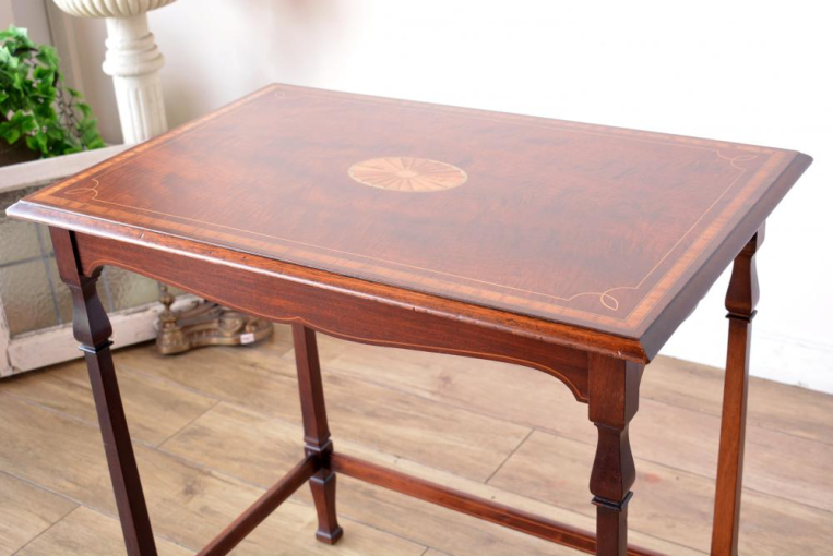 t183　インレイドテーブル