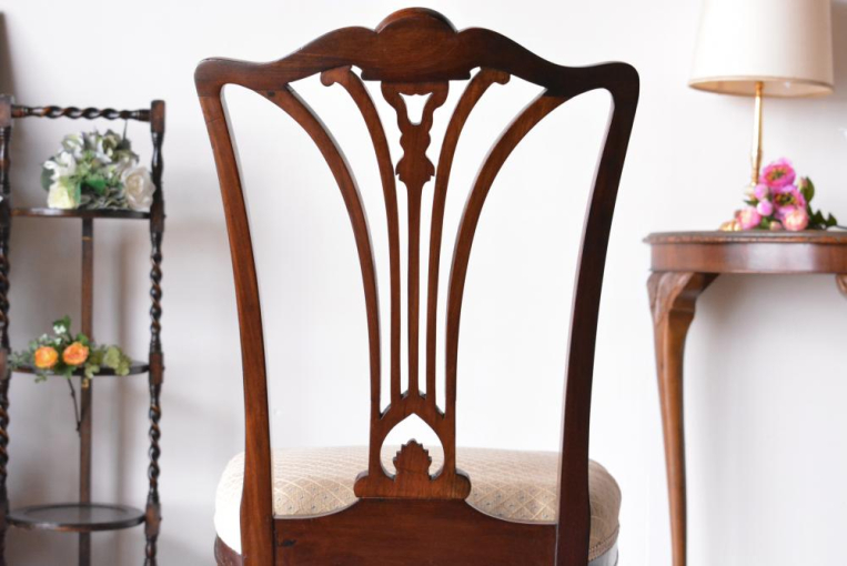 c253-2　クイーンアンチェア